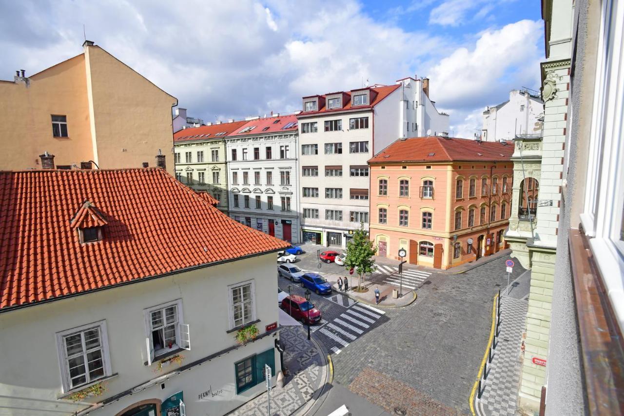 Benedikt City Center Hostel Praga Exterior foto